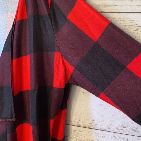 *Reborn Collection Red Black Buffalo Plaid Plus Size Open Front Cardigan Top - Picture 5 of 9